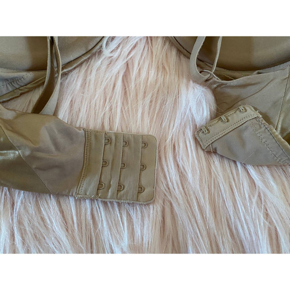 Victoria's Secret Push Up Bra 36DD Nude - Picture 5 of 7